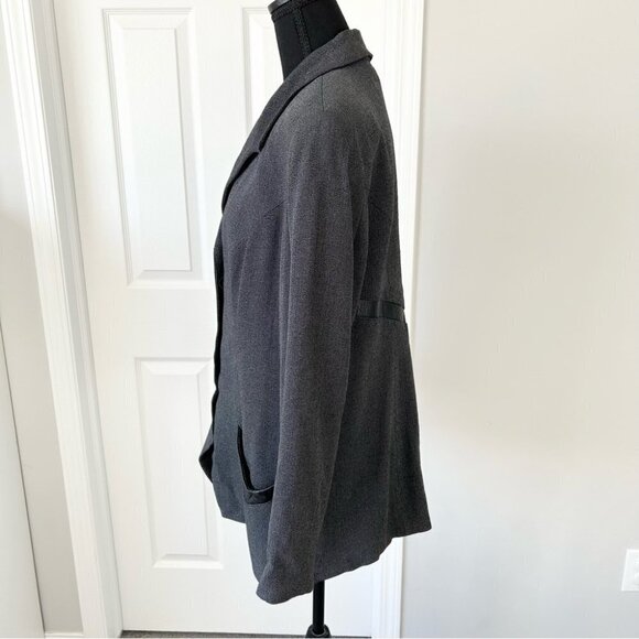 Vintage Jackie K. Wool Blend Leather Trim Blazer Made in Canada - Picture 2 of 15